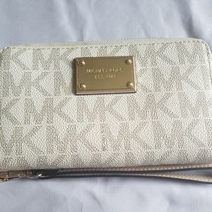 Michael Kors Smartphone Wrislet